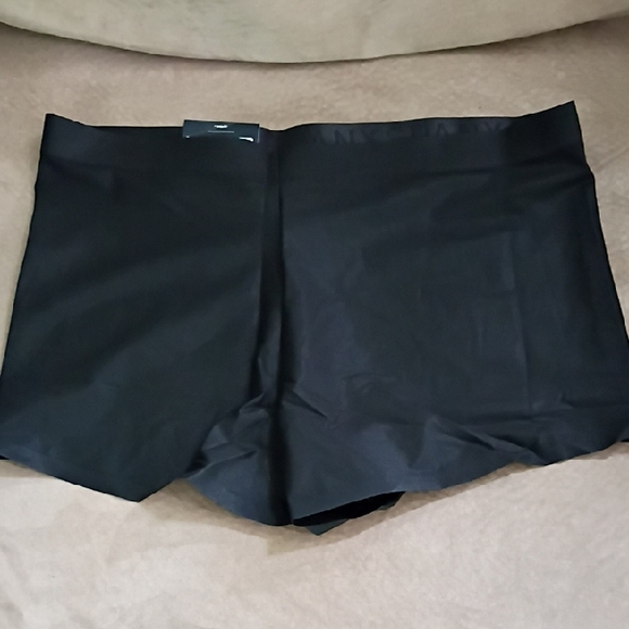 SPANX Other - SPANX Women's  Black Sheer Control BoyShort Size M